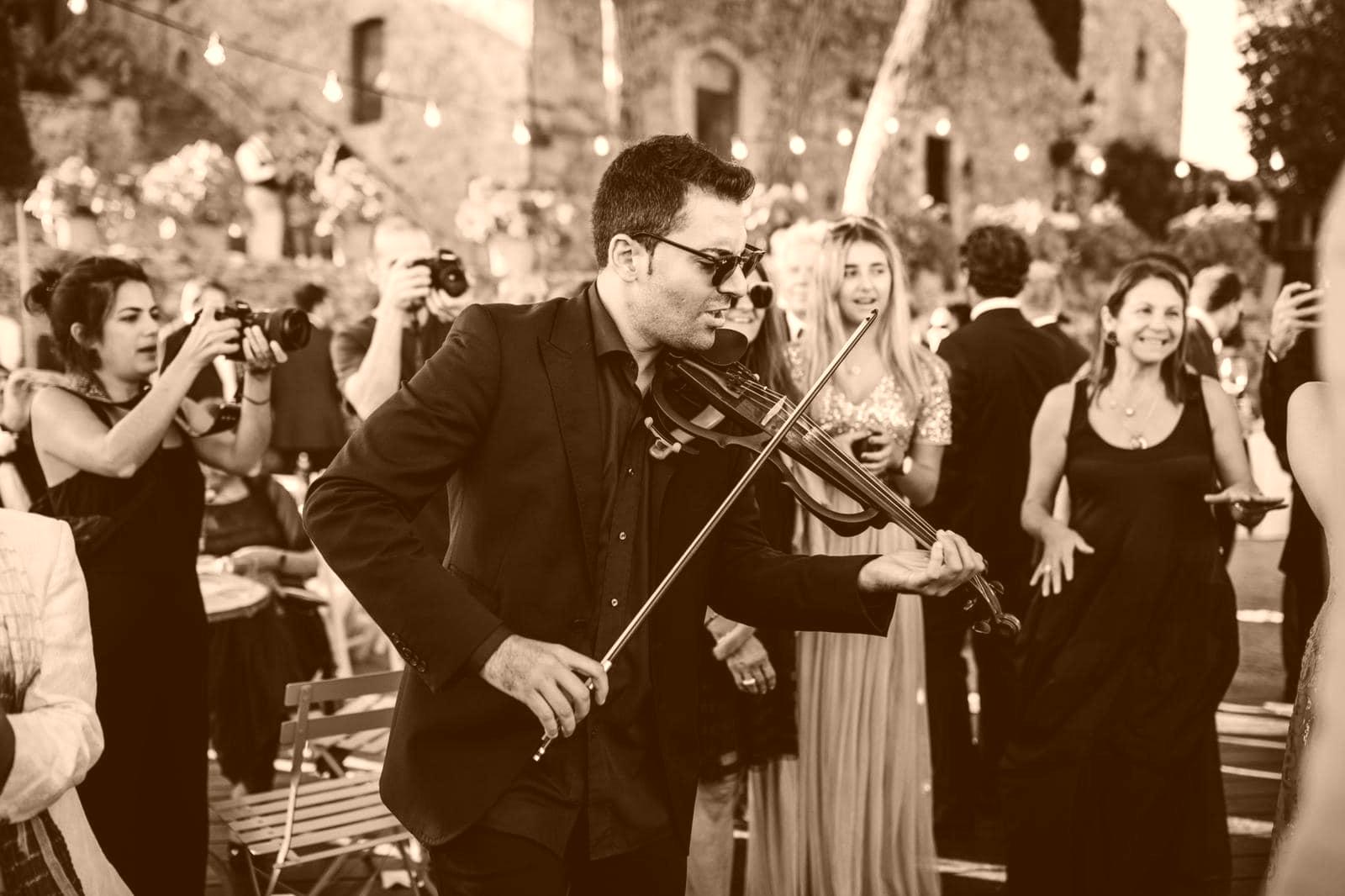 184701901_10225601175846839_3567440127386100795_n-vintage