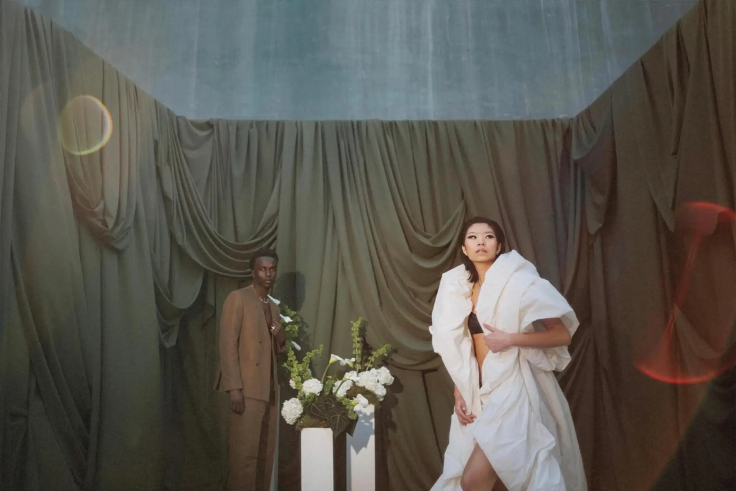 Detalle artístico de boda fotografiado por Cuádriga Fotografía