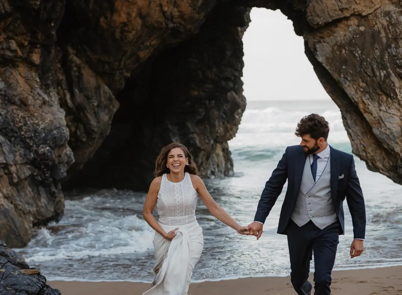 Momento emocional capturado por Jara Films en una boda
