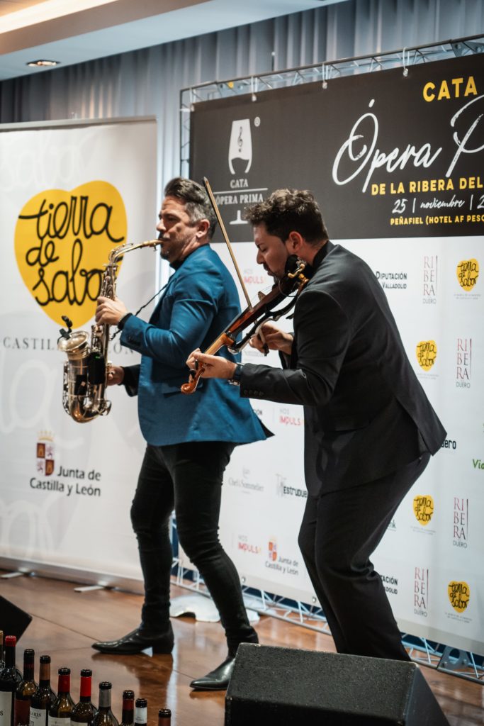 Violín y saxo show corporativo galas empresa Barcelona